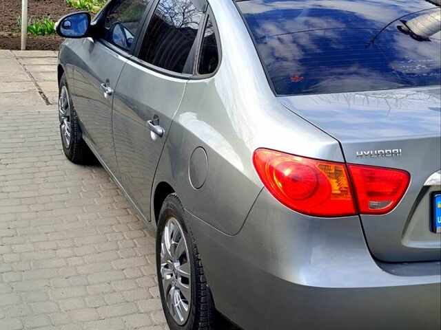 Сірий Хендай Елантра, об'ємом двигуна 1.6 л та пробігом 168 тис. км за 6500 $, фото 1 на Automoto.ua