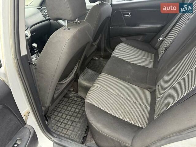 Серый Хендай Элантра, объемом двигателя 1.59 л и пробегом 220 тыс. км за 5400 $, фото 8 на Automoto.ua