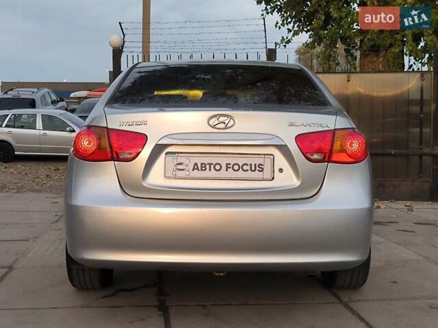 Сірий Хендай Елантра, об'ємом двигуна 1.59 л та пробігом 276 тис. км за 6590 $, фото 5 на Automoto.ua