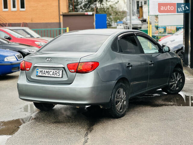 Серый Хендай Элантра, объемом двигателя 1.6 л и пробегом 198 тыс. км за 5999 $, фото 3 на Automoto.ua