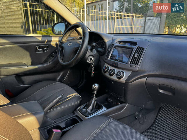 Хендай Элантра 2010 в Сумах на Automoto.ua Серый Хендай Элантра, объемом двигателя 1.59 л и пробегом 280 тыс. км за 6500 $, фото 26 на Automoto.ua