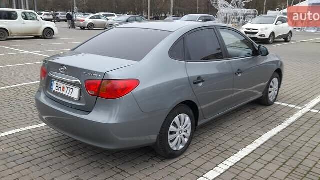 Серый Хендай Элантра, объемом двигателя 1.6 л и пробегом 162 тыс. км за 6700 $, фото 4 на Automoto.ua
