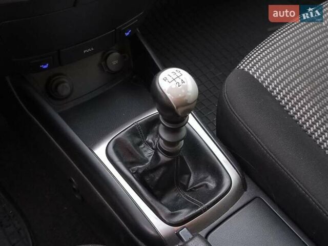 Серый Хендай Элантра, объемом двигателя 1.59 л и пробегом 276 тыс. км за 6290 $, фото 18 на Automoto.ua