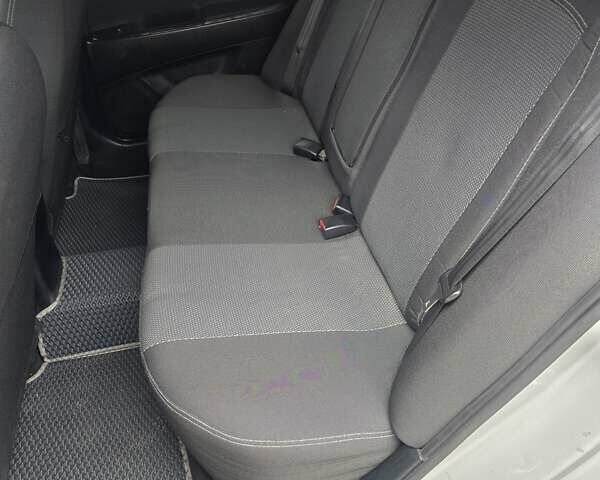 Серый Хендай Элантра, объемом двигателя 1.59 л и пробегом 149 тыс. км за 7300 $, фото 9 на Automoto.ua