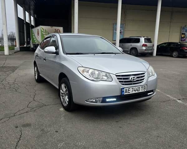 Серый Хендай Элантра, объемом двигателя 1.59 л и пробегом 149 тыс. км за 7300 $, фото 3 на Automoto.ua