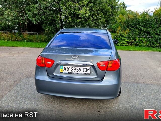Серый Хендай Элантра, объемом двигателя 1.6 л и пробегом 194 тыс. км за 5500 $, фото 4 на Automoto.ua