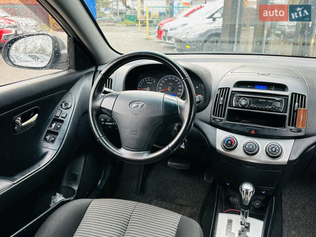 Серый Хендай Элантра, объемом двигателя 1.6 л и пробегом 198 тыс. км за 5999 $, фото 18 на Automoto.ua