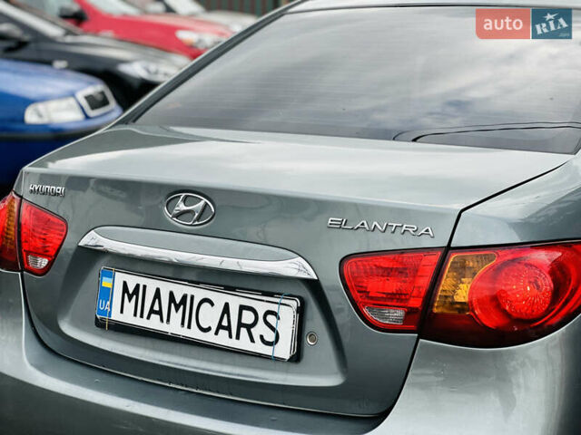Серый Хендай Элантра, объемом двигателя 1.6 л и пробегом 198 тыс. км за 5999 $, фото 5 на Automoto.ua