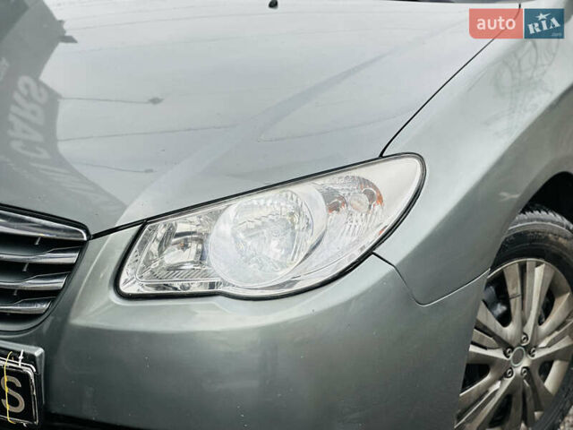 Серый Хендай Элантра, объемом двигателя 1.6 л и пробегом 198 тыс. км за 5999 $, фото 2 на Automoto.ua