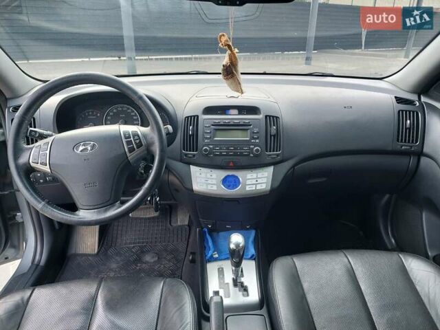 Хендай Элантра 2010 в Умани на Automoto.ua Серый Хендай Элантра, объемом двигателя 1.98 л и пробегом 205 тыс. км за 7400 $, фото 6 на Automoto.ua