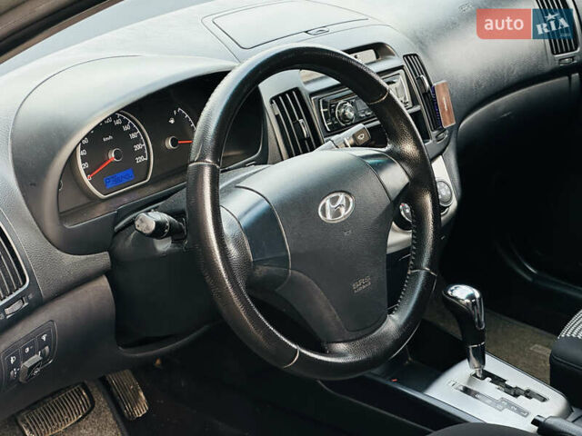 Серый Хендай Элантра, объемом двигателя 1.6 л и пробегом 198 тыс. км за 5999 $, фото 31 на Automoto.ua