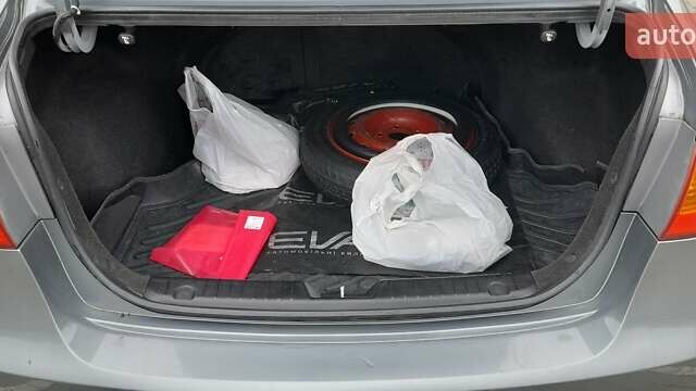 Серый Хендай Элантра, объемом двигателя 1.6 л и пробегом 162 тыс. км за 6700 $, фото 6 на Automoto.ua