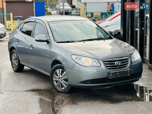 Серый Хендай Элантра, объемом двигателя 1.6 л и пробегом 198 тыс. км за 5999 $, фото 6 на Automoto.ua