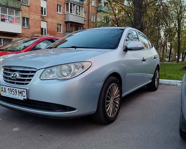 Сірий Хендай Елантра, об'ємом двигуна 1.59 л та пробігом 280 тис. км за 6200 $, фото 4 на Automoto.ua