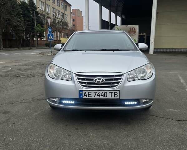 Серый Хендай Элантра, объемом двигателя 1.59 л и пробегом 149 тыс. км за 7300 $, фото 4 на Automoto.ua