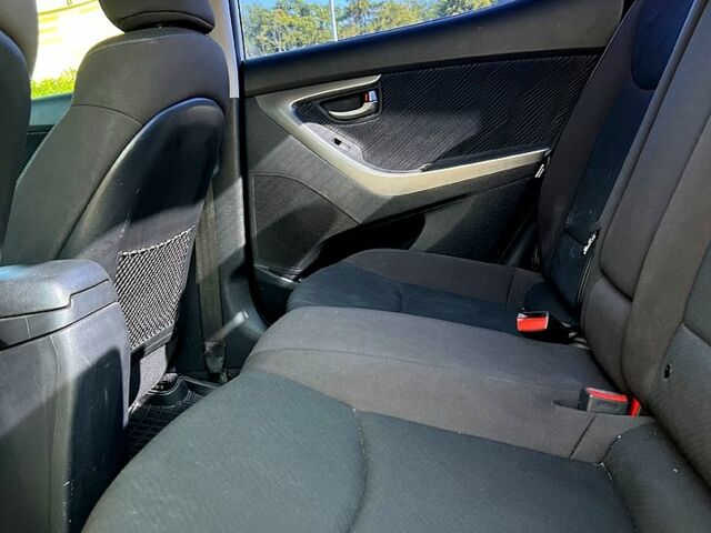 Серый Хендай Элантра, объемом двигателя 1.8 л и пробегом 111 тыс. км за 6800 $, фото 2 на Automoto.ua