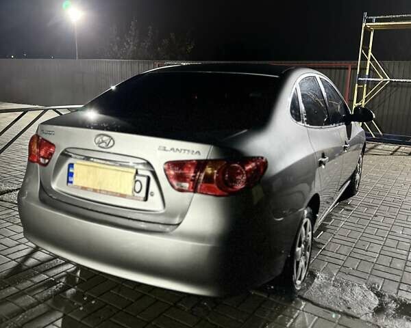 Хендай Элантра 2011 в Прилуках на Automoto.ua Серый Хендай Элантра, объемом двигателя 1.98 л и пробегом 173 тыс. км за 6100 $, фото 7 на Automoto.ua