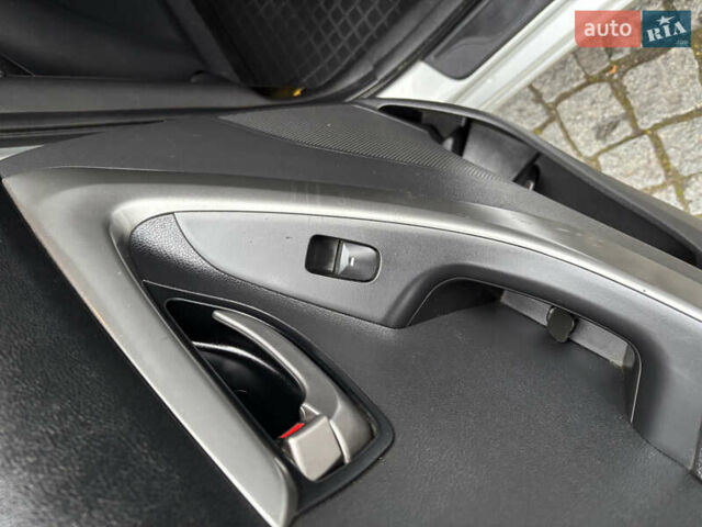 Серый Хендай Элантра, объемом двигателя 1.59 л и пробегом 231 тыс. км за 8790 $, фото 43 на Automoto.ua