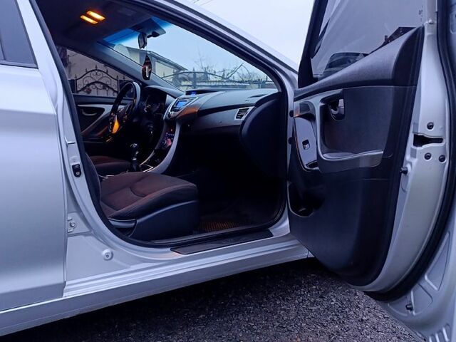 Серый Хендай Элантра, объемом двигателя 1.6 л и пробегом 192 тыс. км за 8600 $, фото 9 на Automoto.ua