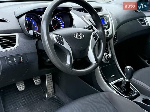 Серый Хендай Элантра, объемом двигателя 1.59 л и пробегом 138 тыс. км за 8800 $, фото 13 на Automoto.ua