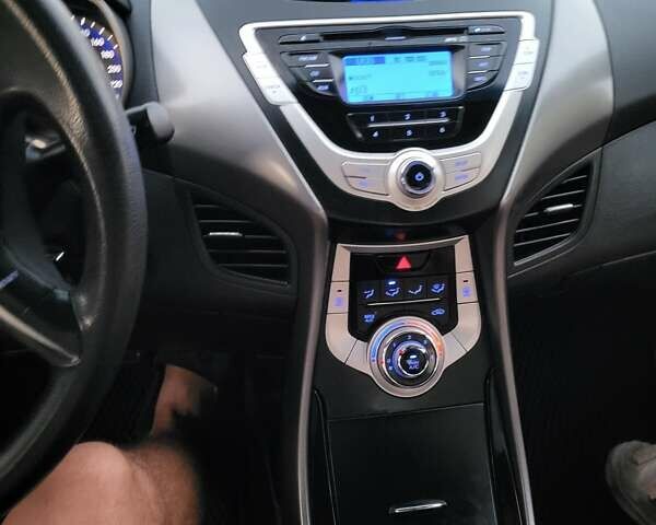 Серый Хендай Элантра, объемом двигателя 1.59 л и пробегом 205 тыс. км за 9499 $, фото 84 на Automoto.ua