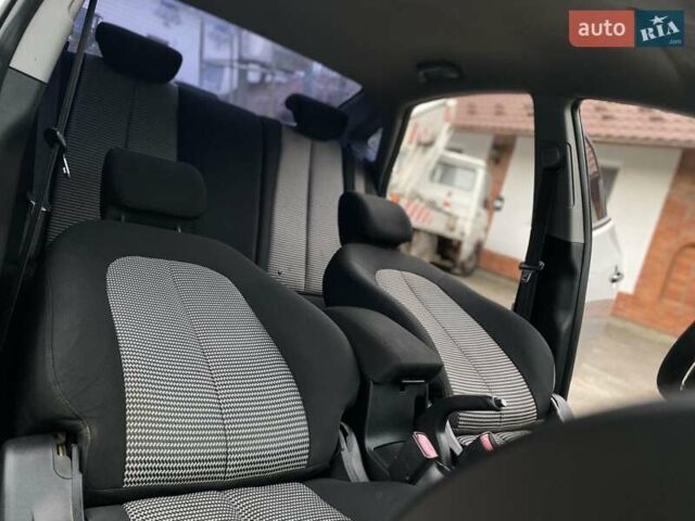 Сірий Хендай Елантра, об'ємом двигуна 1.59 л та пробігом 182 тис. км за 5300 $, фото 26 на Automoto.ua