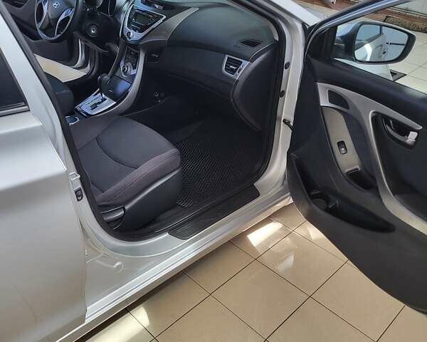 Серый Хендай Элантра, объемом двигателя 1.59 л и пробегом 205 тыс. км за 9499 $, фото 62 на Automoto.ua