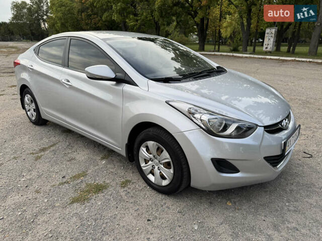 Сірий Хендай Елантра, об'ємом двигуна 1.59 л та пробігом 243 тис. км за 6950 $, фото 1 на Automoto.ua