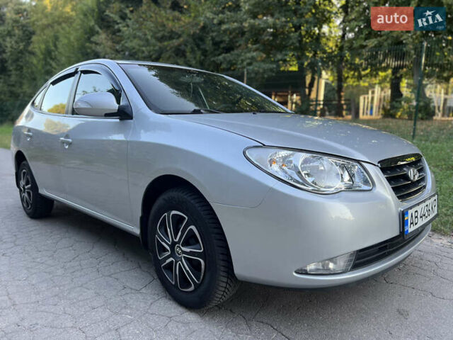 Сірий Хендай Елантра, об'ємом двигуна 1.59 л та пробігом 220 тис. км за 5500 $, фото 3 на Automoto.ua