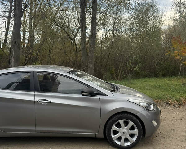 Хендай Элантра 2011 в Болехове на Automoto.ua Серый Хендай Элантра, объемом двигателя 1.59 л и пробегом 237 тыс. км за 8300 $, фото 5 на Automoto.ua