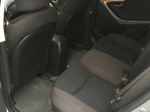 Серый Хендай Элантра, объемом двигателя 1.6 л и пробегом 234 тыс. км за 8300 $, фото 4 на Automoto.ua