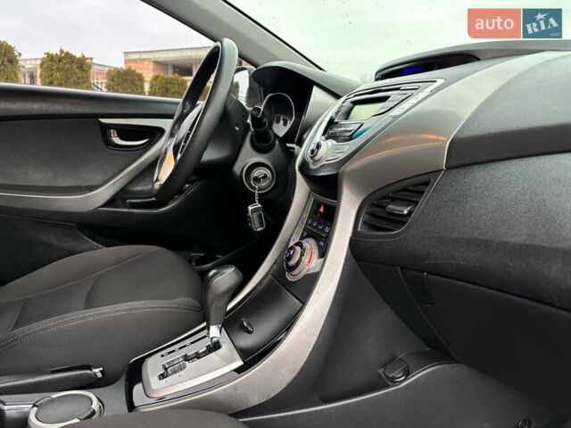 Сірий Хендай Елантра, об'ємом двигуна 1.59 л та пробігом 231 тис. км за 8790 $, фото 50 на Automoto.ua
