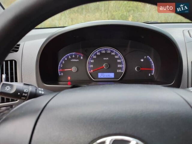 Серый Хендай Элантра, объемом двигателя 1.6 л и пробегом 242 тыс. км за 6400 $, фото 10 на Automoto.ua