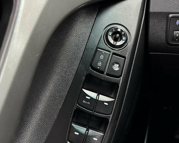 Сірий Хендай Елантра, об'ємом двигуна 1.59 л та пробігом 231 тис. км за 8790 $, фото 55 на Automoto.ua