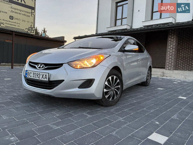 Сірий Хендай Елантра, об'ємом двигуна 1.59 л та пробігом 231 тис. км за 8700 $, фото 32 на Automoto.ua