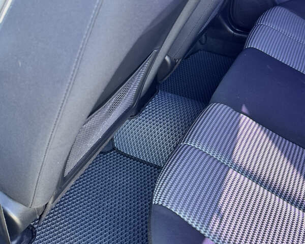 Серый Хендай Элантра, объемом двигателя 1.59 л и пробегом 247 тыс. км за 8600 $, фото 9 на Automoto.ua