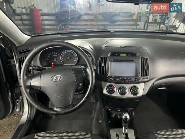 Серый Хендай Элантра, объемом двигателя 1.98 л и пробегом 185 тыс. км за 6100 $, фото 8 на Automoto.ua