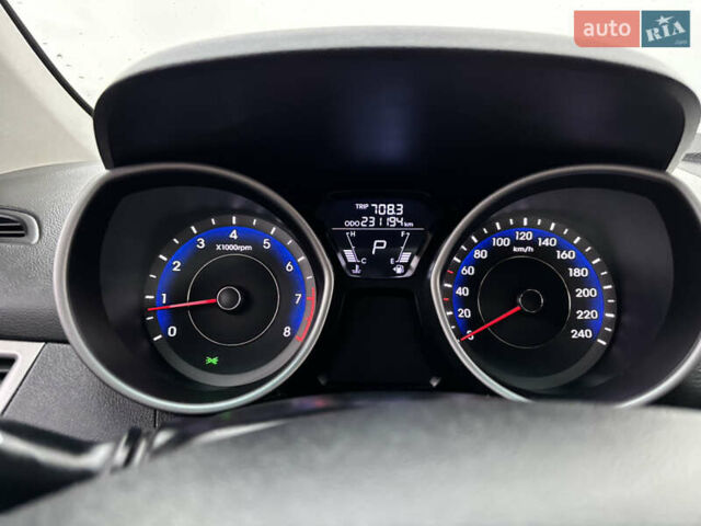 Сірий Хендай Елантра, об'ємом двигуна 1.59 л та пробігом 231 тис. км за 8700 $, фото 51 на Automoto.ua