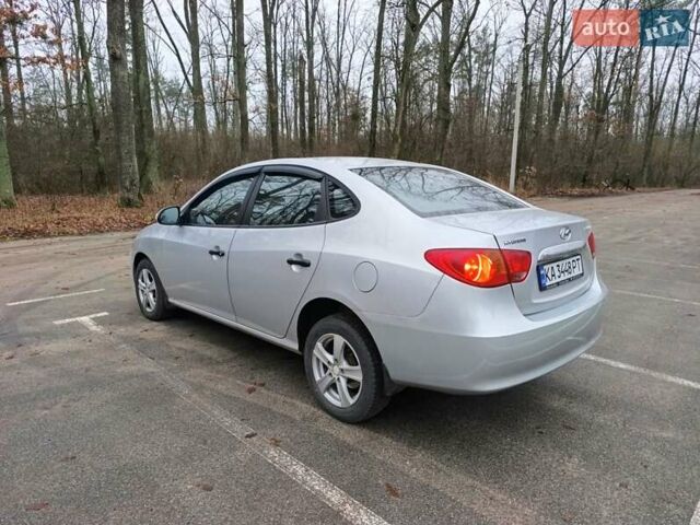 Серый Хендай Элантра, объемом двигателя 1.59 л и пробегом 213 тыс. км за 5800 $, фото 1 на Automoto.ua