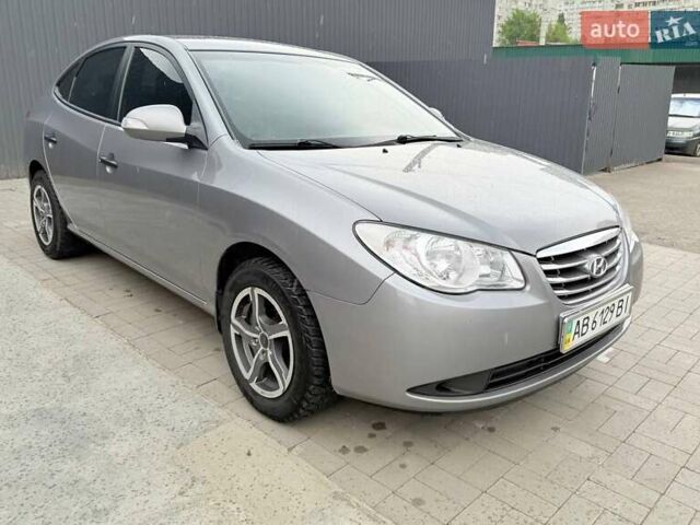 Серый Хендай Элантра, объемом двигателя 1.6 л и пробегом 242 тыс. км за 6400 $, фото 3 на Automoto.ua