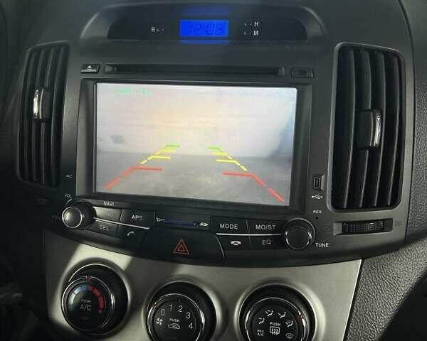 Серый Хендай Элантра, объемом двигателя 1.98 л и пробегом 185 тыс. км за 6100 $, фото 12 на Automoto.ua