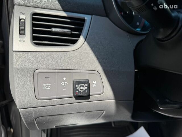 Серый Хендай Элантра, объемом двигателя 1.8 л и пробегом 235 тыс. км за 8990 $, фото 15 на Automoto.ua