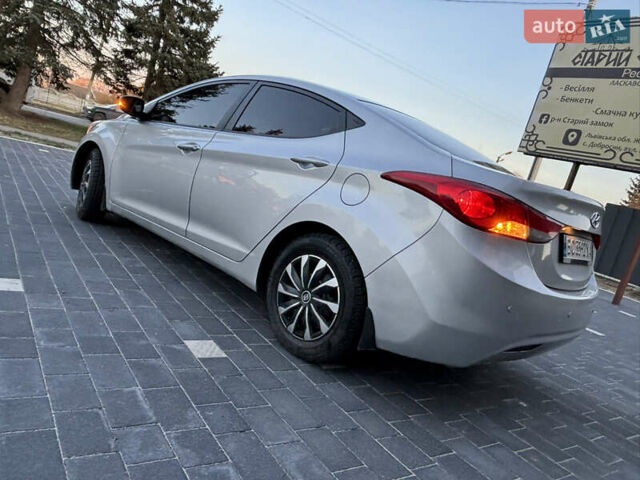 Сірий Хендай Елантра, об'ємом двигуна 1.59 л та пробігом 231 тис. км за 8700 $, фото 28 на Automoto.ua
