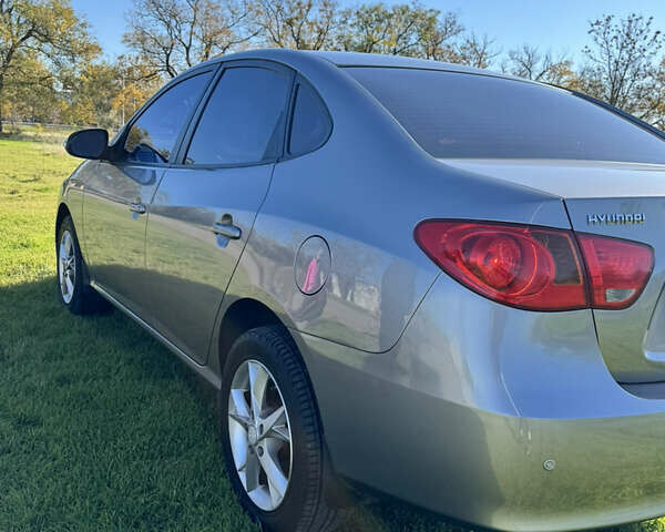 Серый Хендай Элантра, объемом двигателя 1.59 л и пробегом 247 тыс. км за 8600 $, фото 2 на Automoto.ua