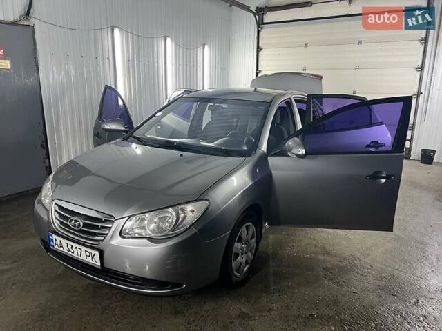 Серый Хендай Элантра, объемом двигателя 1.98 л и пробегом 185 тыс. км за 6100 $, фото 2 на Automoto.ua