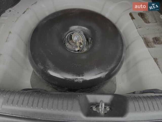 Серый Хендай Элантра, объемом двигателя 1.59 л и пробегом 138 тыс. км за 8800 $, фото 28 на Automoto.ua