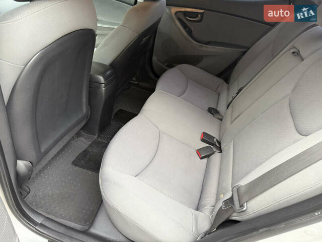 Хендай Элантра 2011 в Киеве на Automoto.ua Серый Хендай Элантра, объемом двигателя 1.8 л и пробегом 230 тыс. км за 7300 $, фото 4 на Automoto.ua