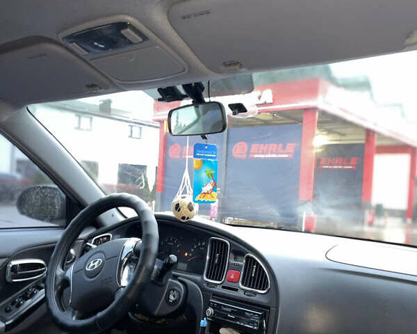 Сірий Хендай Елантра, об'ємом двигуна 1.6 л та пробігом 220 тис. км за 4550 $, фото 23 на Automoto.ua