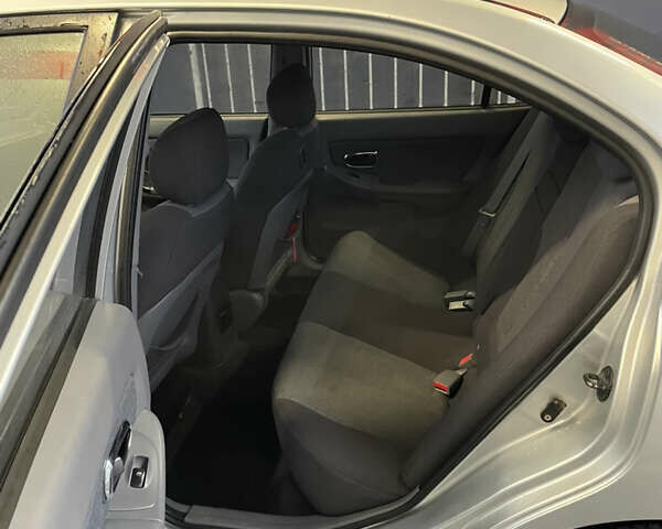 Сірий Хендай Елантра, об'ємом двигуна 1.6 л та пробігом 220 тис. км за 4550 $, фото 26 на Automoto.ua