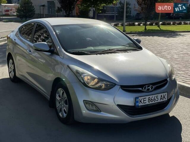 Сірий Хендай Елантра, об'ємом двигуна 1.59 л та пробігом 225 тис. км за 7200 $, фото 6 на Automoto.ua